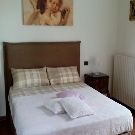 Crespi House Bed & Breakfast Parabiago Bagian luar foto