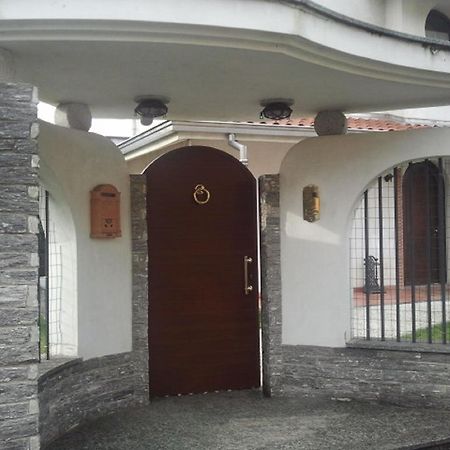 Crespi House Bed & Breakfast Parabiago Bagian luar foto