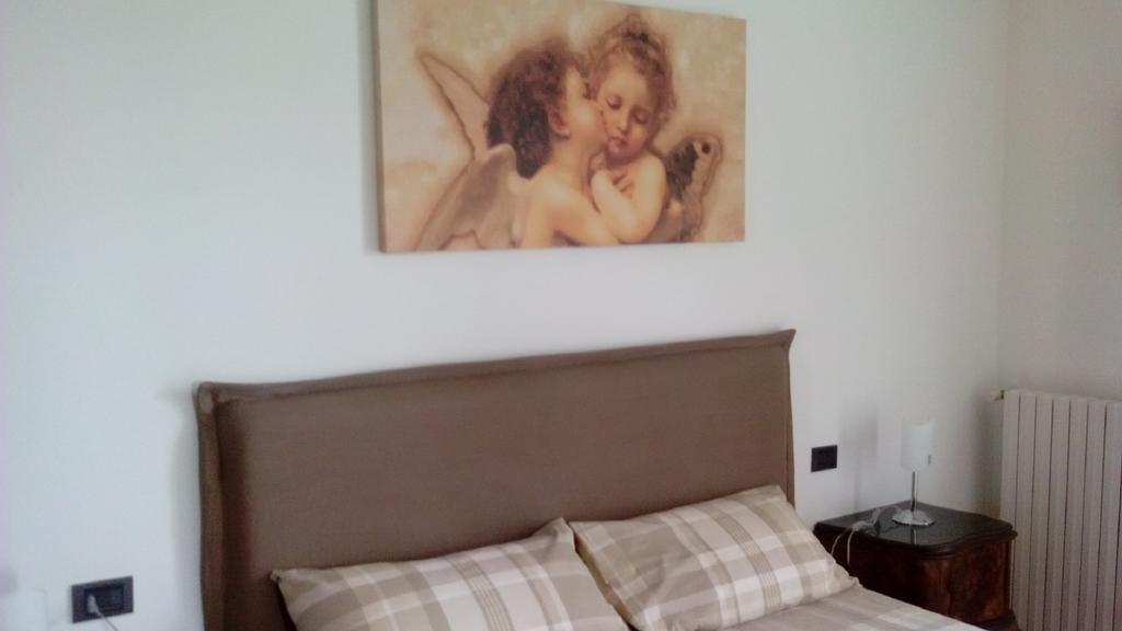 Crespi House Bed & Breakfast Parabiago Ruang foto