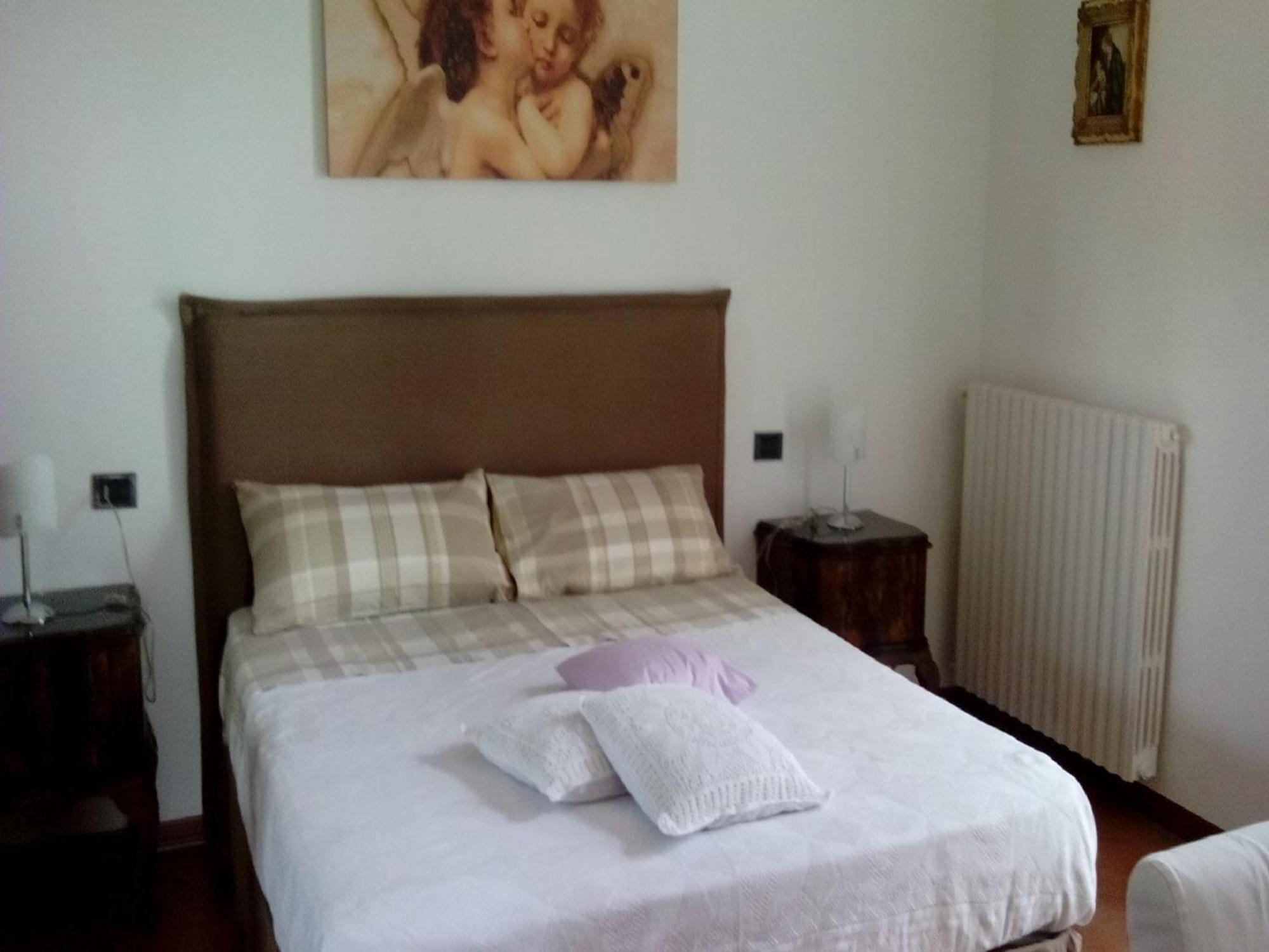 Crespi House Bed & Breakfast Parabiago Bagian luar foto