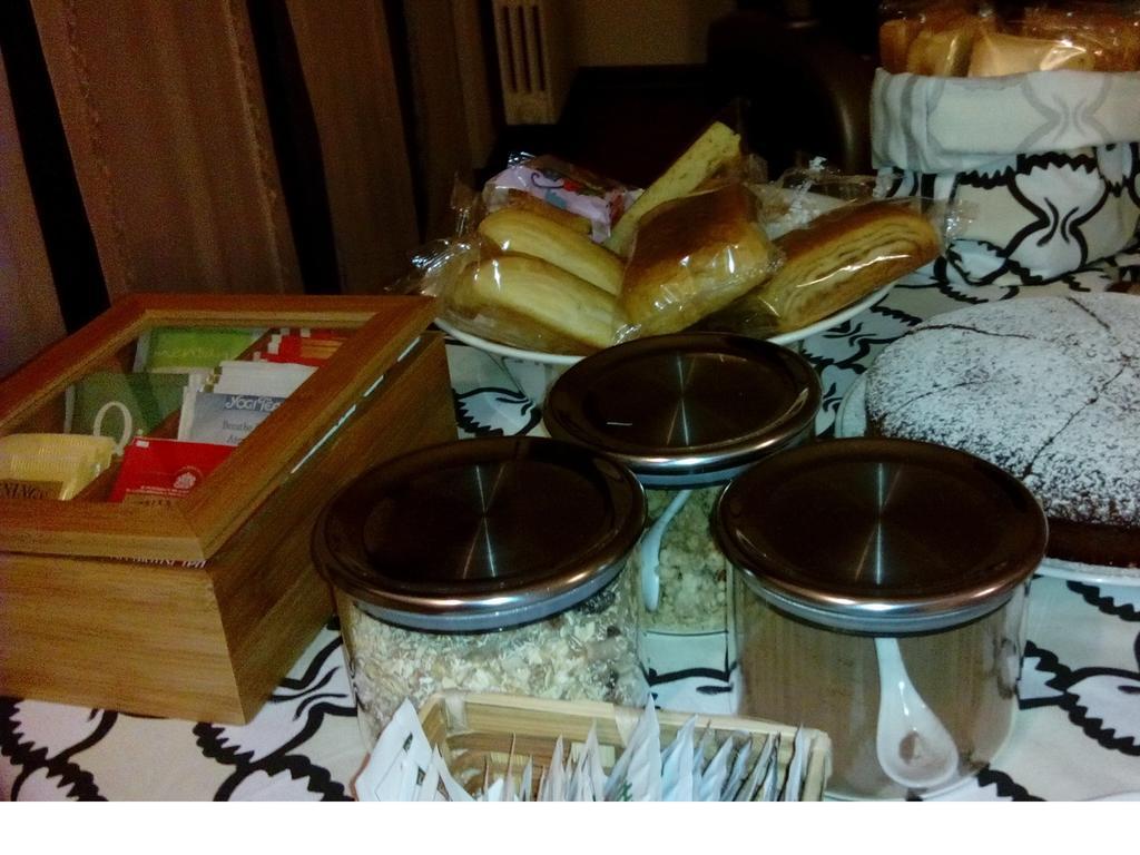 Crespi House Bed & Breakfast Parabiago Ruang foto