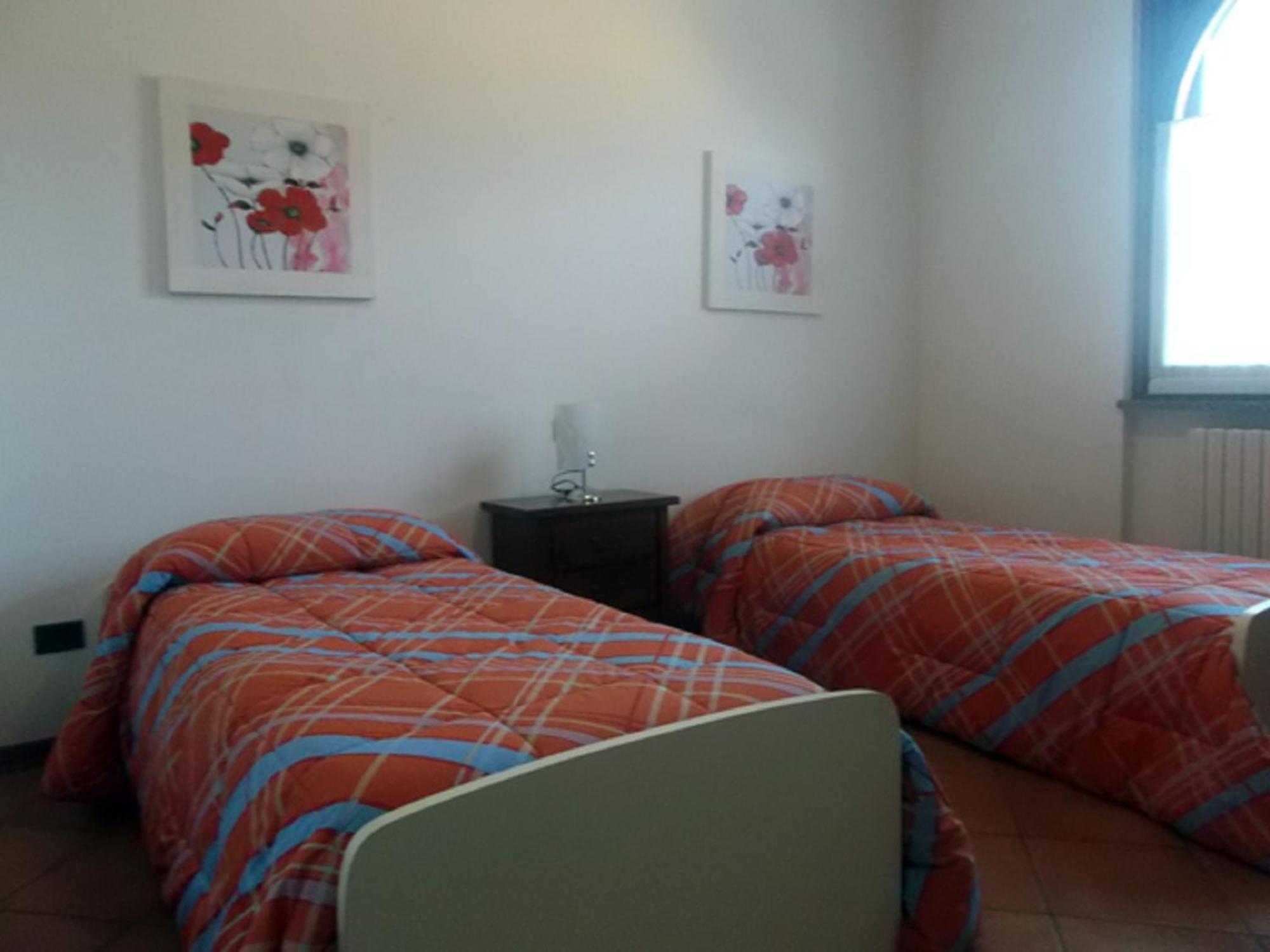 Crespi House Bed & Breakfast Parabiago Ruang foto