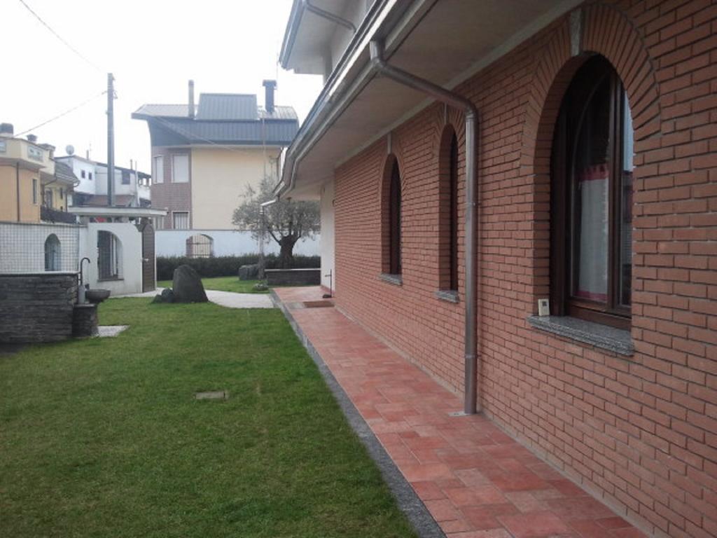 Crespi House Bed & Breakfast Parabiago Bagian luar foto